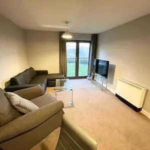 Centre Deluxe: Spacious 1-bed With Flexible Sleeping & Free Parking Apartment Southampton