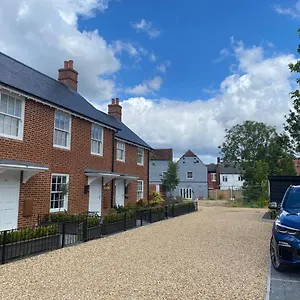 Lilypad A Location To Explore The New Forest & South Coast Holiday home Ringwood