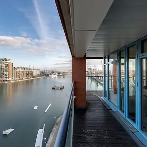 Docks Excel Apartment London